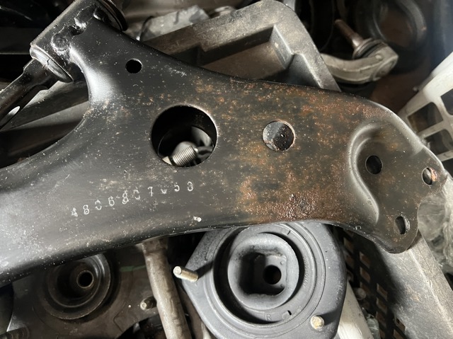TOYOTA 4806807050 Рычаг передней подвески нижний правый в наличии Житомир