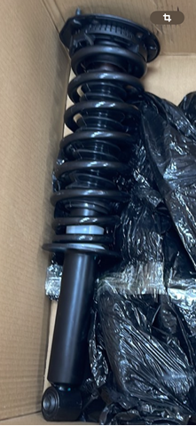 Стойка амортизатора передняя LR016415 LAND ROVER