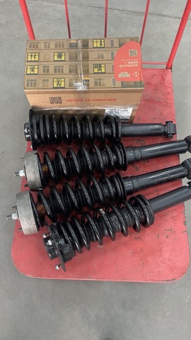 Стойка амортизатора передняя RNB000498 LAND ROVER