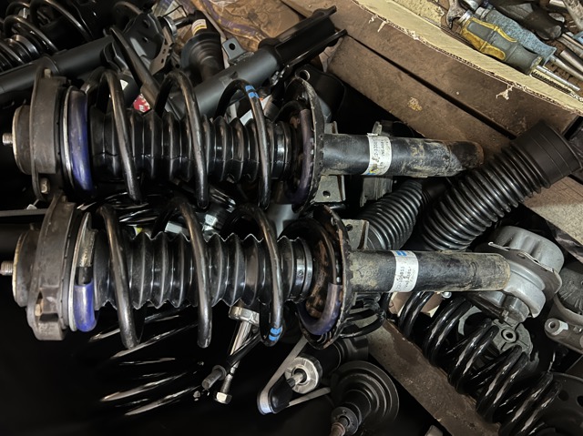 Амортизаторы передние VNEA581 BILSTEIN