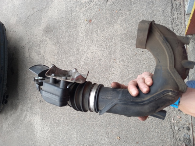 Патрубок интеркуллера 172706A0A00 HONDA