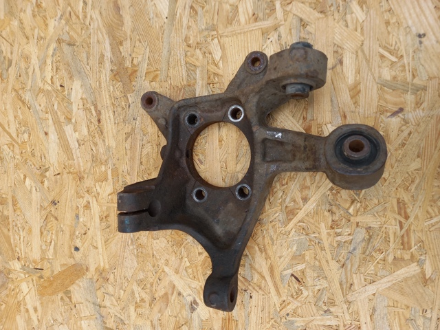 Кулак поворотный правый 28411SC001 SUBARU
