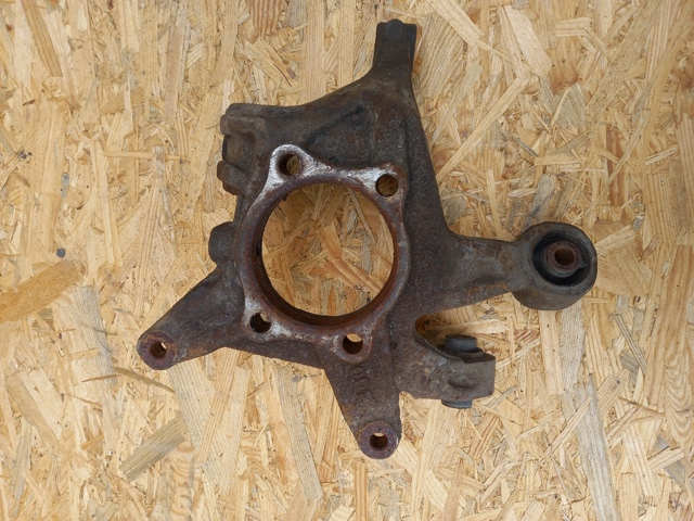 SUBARU 28411SC001 Цапфа задняя правая в наличии Павлоград