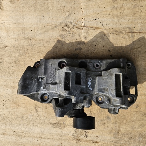 Кронштейн крепления генератора 1116850686305 BMW