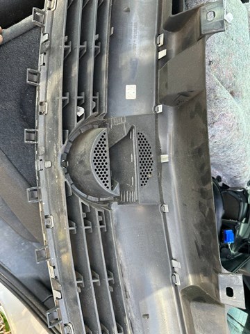 OPEL 13136136 Решетка радиатора в наличии Полтава