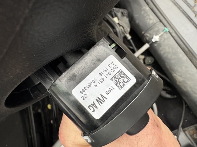 3V0941431A VAG купить в Николаев