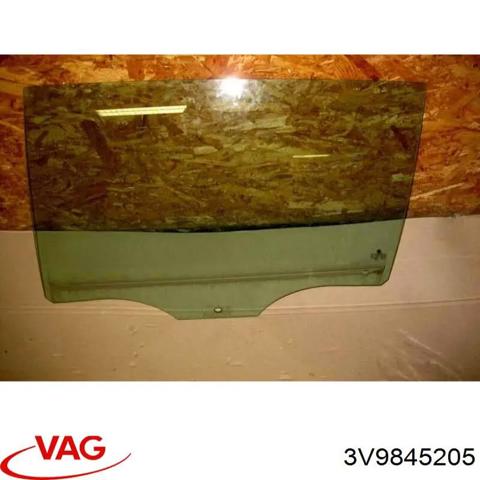 VAG 3V9845205 Стекло двери задней левой в наличии Павлоград