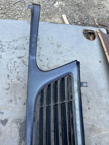 6388880023 MERCEDES Решетка радиатора купить в Чернигов