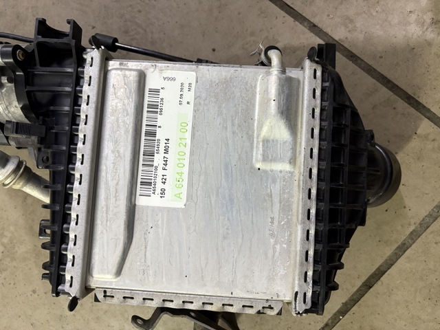 MERCEDES A6540904101 Интеркулер в наличии Украина
