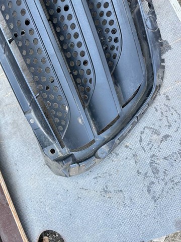 MERCEDES A90688805239B51 Решетка радиатора в наличии Ровно