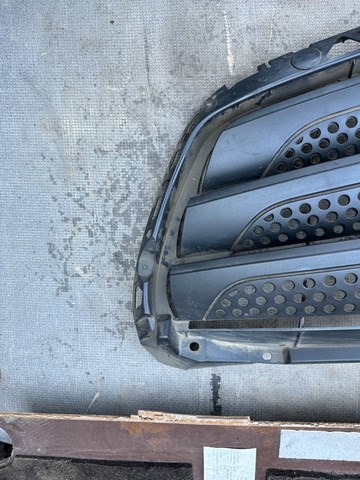 MERCEDES A90688805239B51 Решетка радиатора в наличии Ужгород