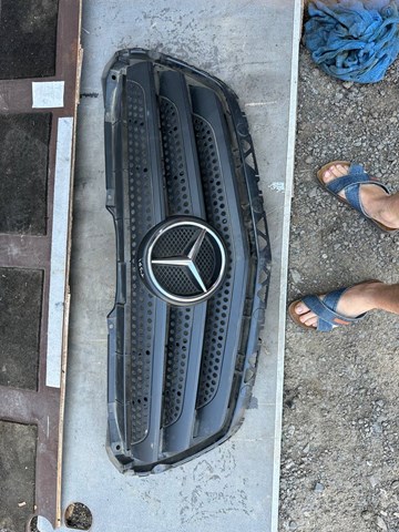A90688805239B51 MERCEDES Решетка радиатора купить в Винница