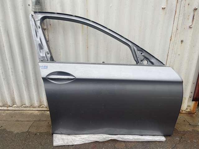 Пассажирская передняя дверь 41009628754 BMW