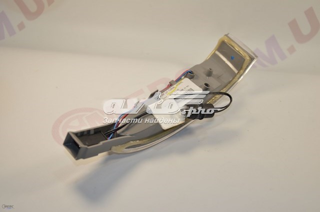 A1648200521 Указатель поворота зеркала левый купить Ужгород
