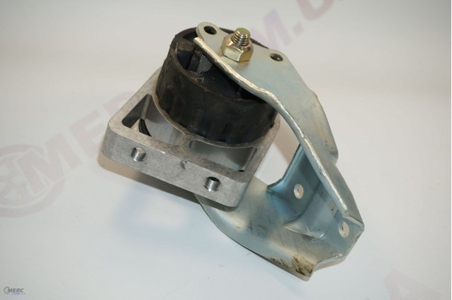 Q0005811V007000000 MERCEDES Передняя опора двигателя купить в Украина