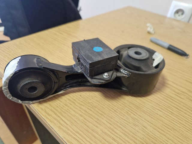 123630V080 TOYOTA Подушка (опора) двигателя верхняя купить в Кривой Рог