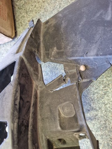 BMW 51117385346 Кронштейн крепления противотуманной фары правой в наличии Чернигов