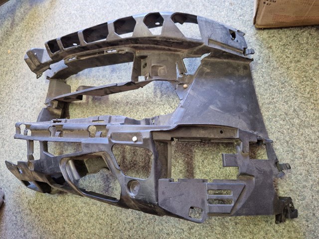 BMW 51117385346 Кронштейн крепления противотуманной фары правой в наличии Павлоград