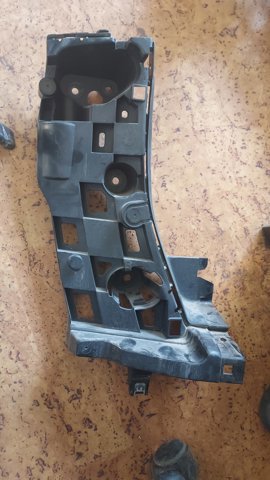 Кронштейн бампера заднего, левый 51127420665 BMW