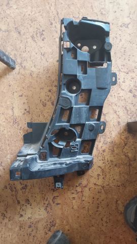 Кронштейн бампера заднего, правый 51127420666 BMW