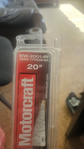 AU2Z17V528EA Щетка-дворник лобового стекла пассажирская купить Львов