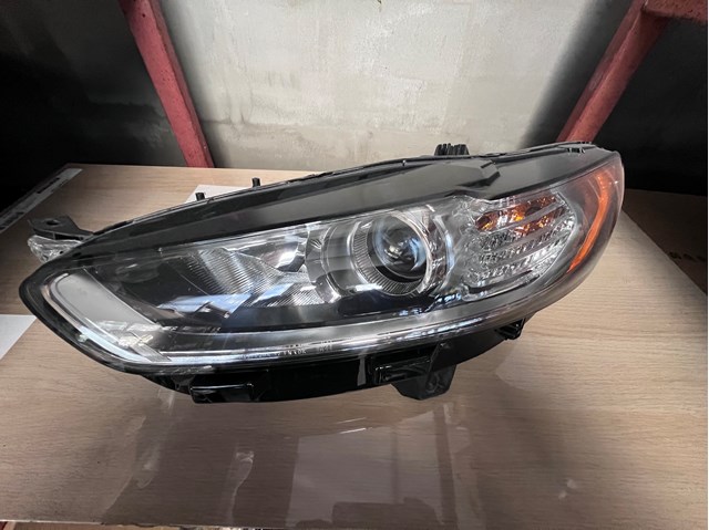 FORD DS7313W030CD Фара левая в наличии Полтава
