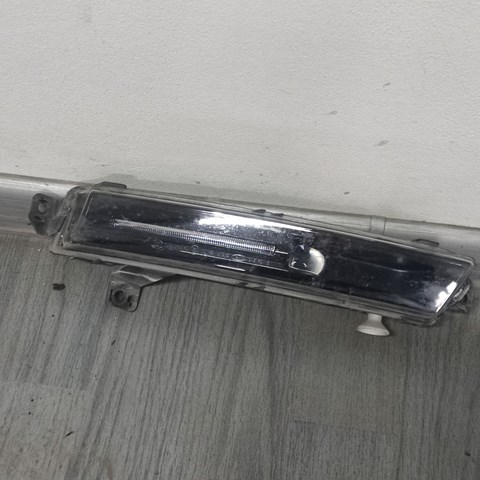 LR093416 LAND ROVER Фара противотуманная правая купить в Николаев