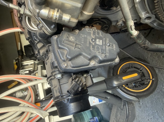 8512452 BMW Дроссельная заслонка купить в Запорожье