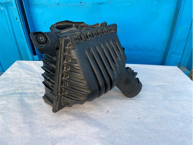  Корпус воздушного фильтра 13718513916 BMW