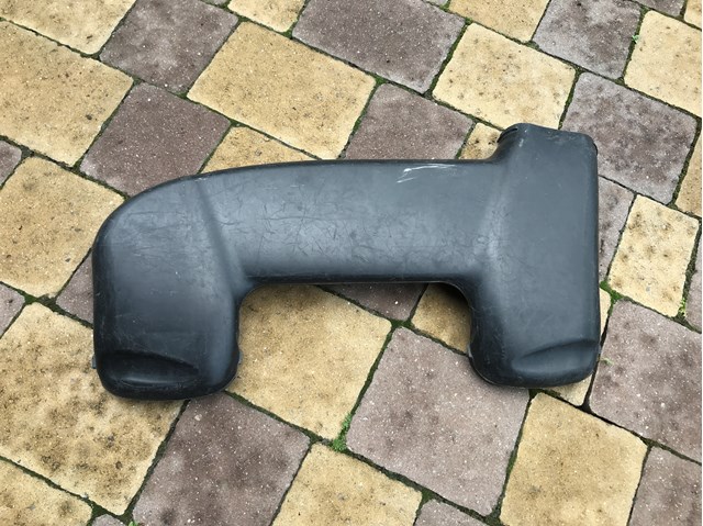 Воздухозаборник 13718570289 BMW