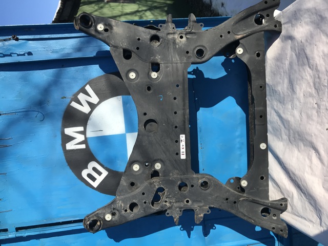 Балка передней подвески 31106891262 BMW