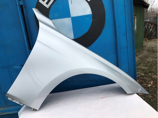 Переднее правое крыло 41009621598 BMW