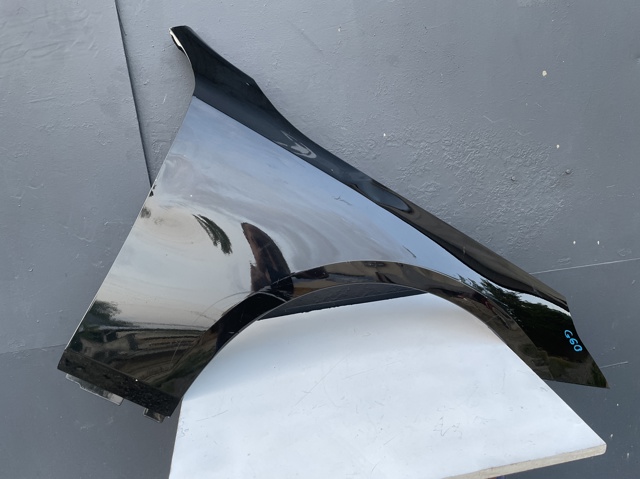Переднее правое крыло 41359633624 BMW