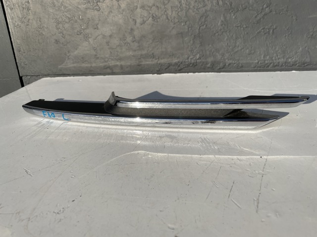Молдинг решетки переднего бампера, левый 51117279697 BMW