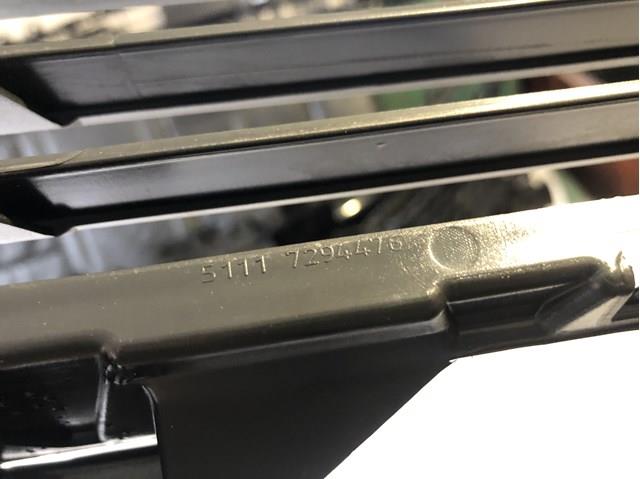 BMW 51117294476 Решетка бампера переднего верхняя в наличии Львов