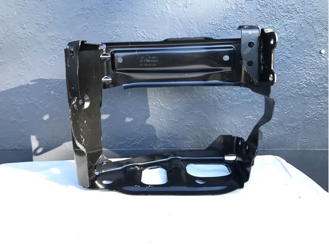 BMW 51117357183 Суппорт радиатора левый (монтажная панель крепления фар) в наличии Запорожье