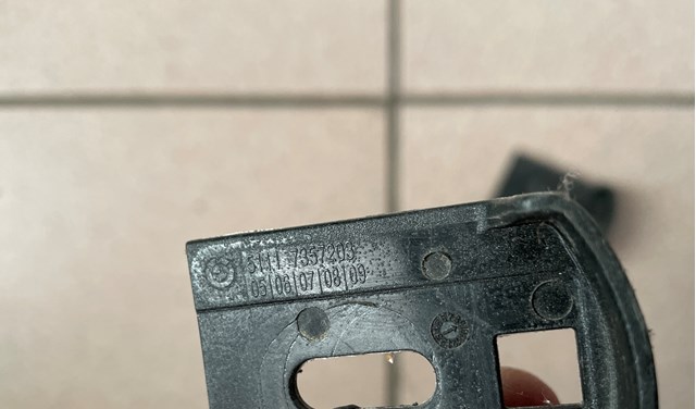 BMW 51117357203 Направляющая переднего бампера в наличии Тернополь