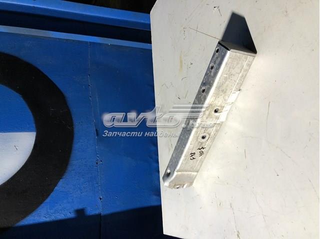 Кронштейн усилителя переднего бампера 51117374789 BMW