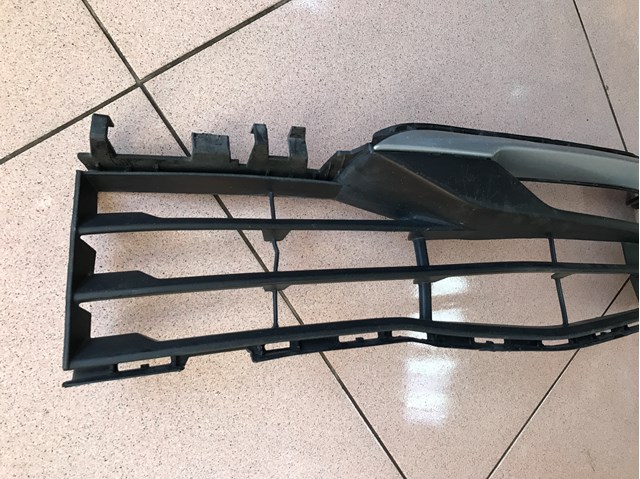 BMW 51117385261 Решетка бампера переднего левая в наличии Киев