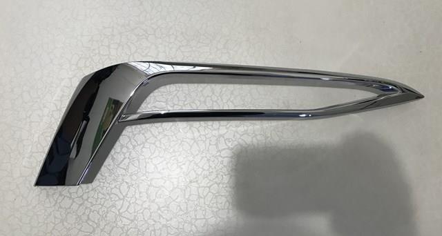 Ободок/окантовка фары противотуманной, правый 51117385284 BMW