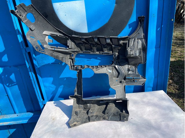 BMW 51117421819 Кронштейн крепления противотуманной фары левой в наличии Павлоград