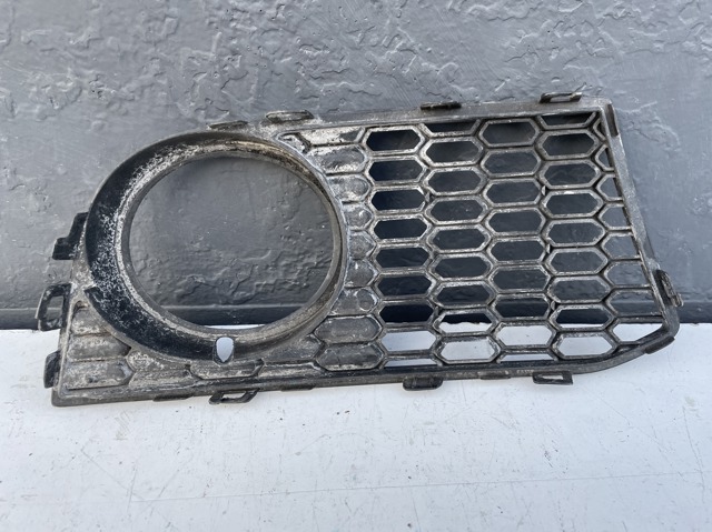 BMW 51117906197 Заглушка (решетка) противотуманных фар бампера переднего левая в наличии Киев