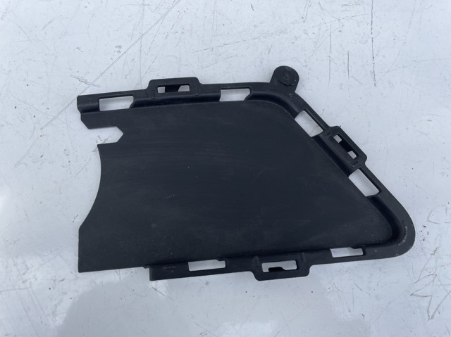 Решетка бампера переднего правая 51118054262 BMW