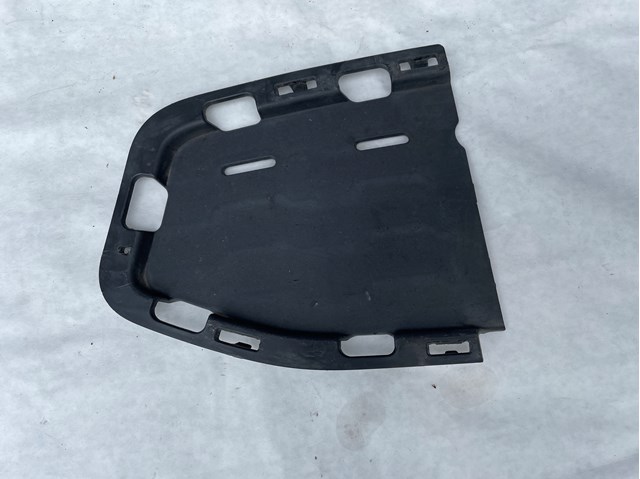 BMW 51118054549 Решетка бампера переднего нижняя в наличии Полтава