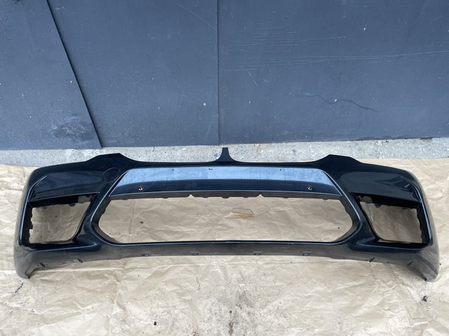 Бампер передний 51118073720 BMW