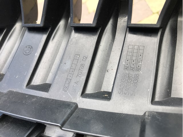 51135A39367 BMW Решетка радиатора купить в Николаев