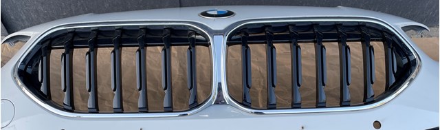 BMW 51135A39375 Решетка радиатора в наличии Львов