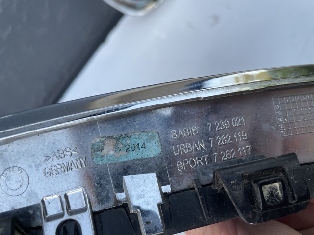 BMW 51137262117 Решетка радиатора левая в наличии Украина