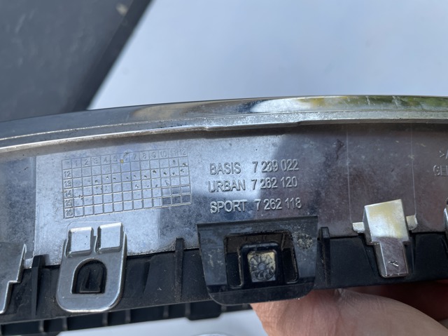 51137262120 BMW Решетка радиатора правая купить в Кривой Рог