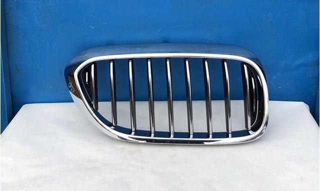 Решетка радиатора правая 51137390866 BMW